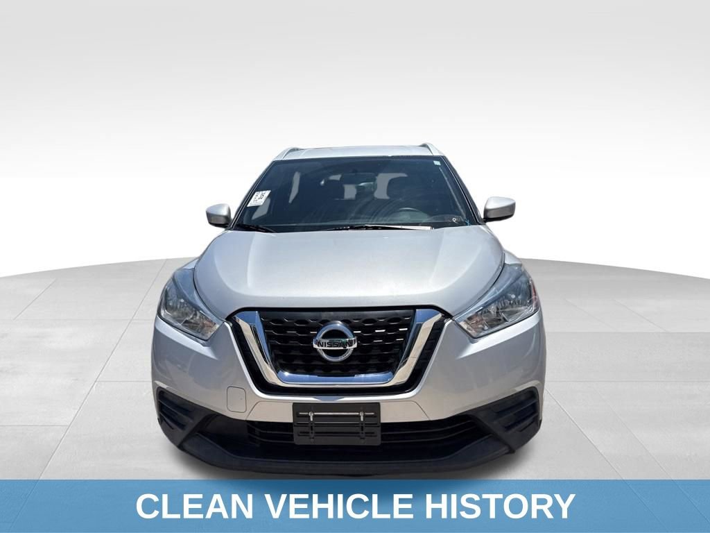 Used 2019 Nissan Kicks SV FWD image 3