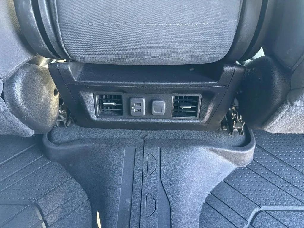 Used 2021 Chevrolet Silverado 1500 LT w/ True North Edition Plus AWD/4WD image 17