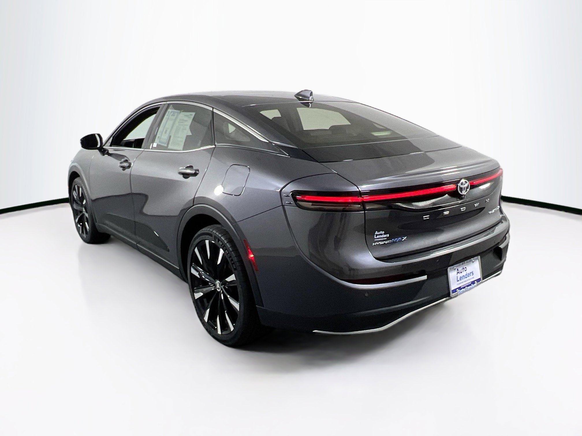 Used 2023 Toyota Crown Platinum image 7