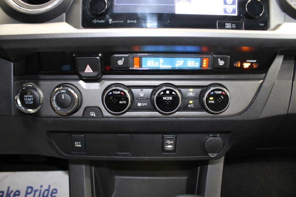 Used 2016 Toyota Tacoma SR5 AWD/4WD image 11