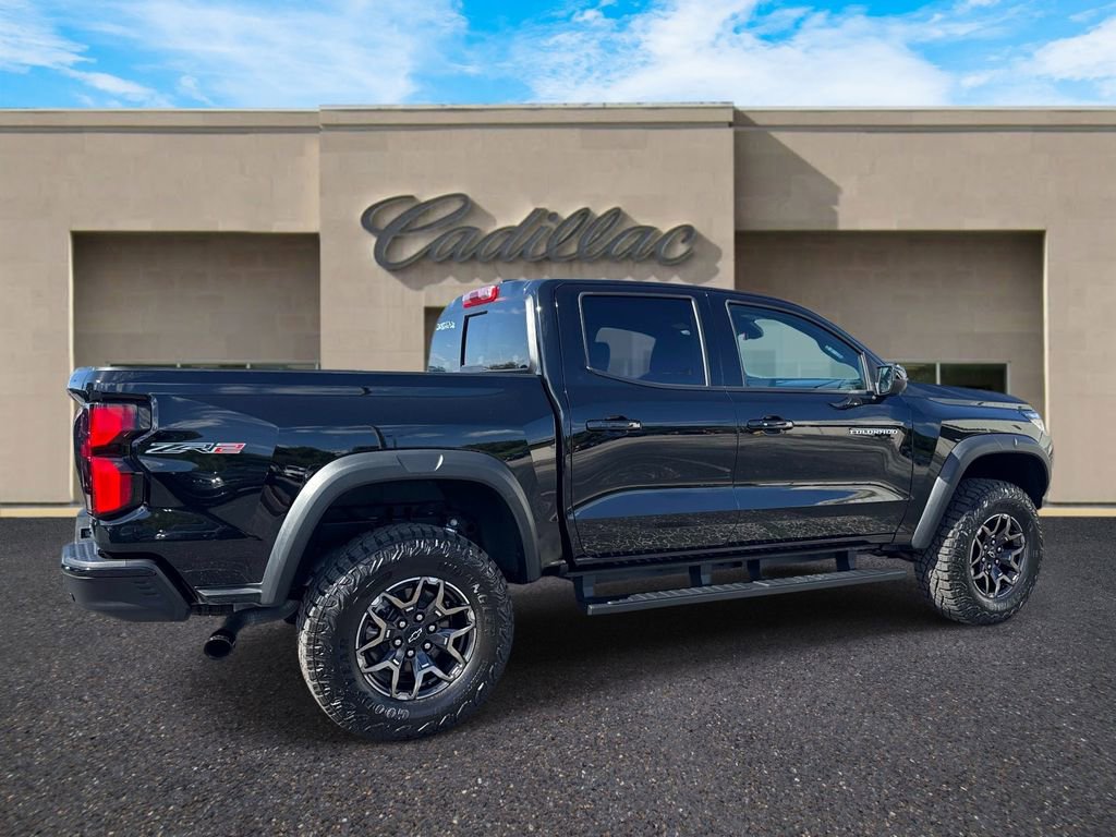 Used 2026 Chevrolet Colorado ZR2 w/ Technology Package AWD/4WD image 3