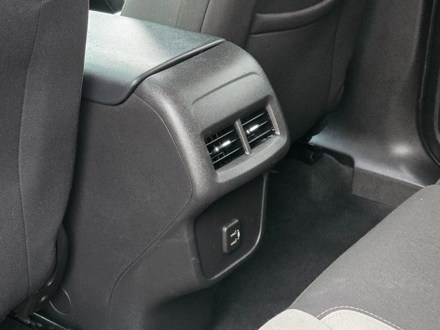 Used 2022 Chevrolet Equinox LS w/ LS Convenience Package image 18