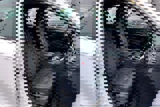 Used 2024 Toyota Camry SE image 6