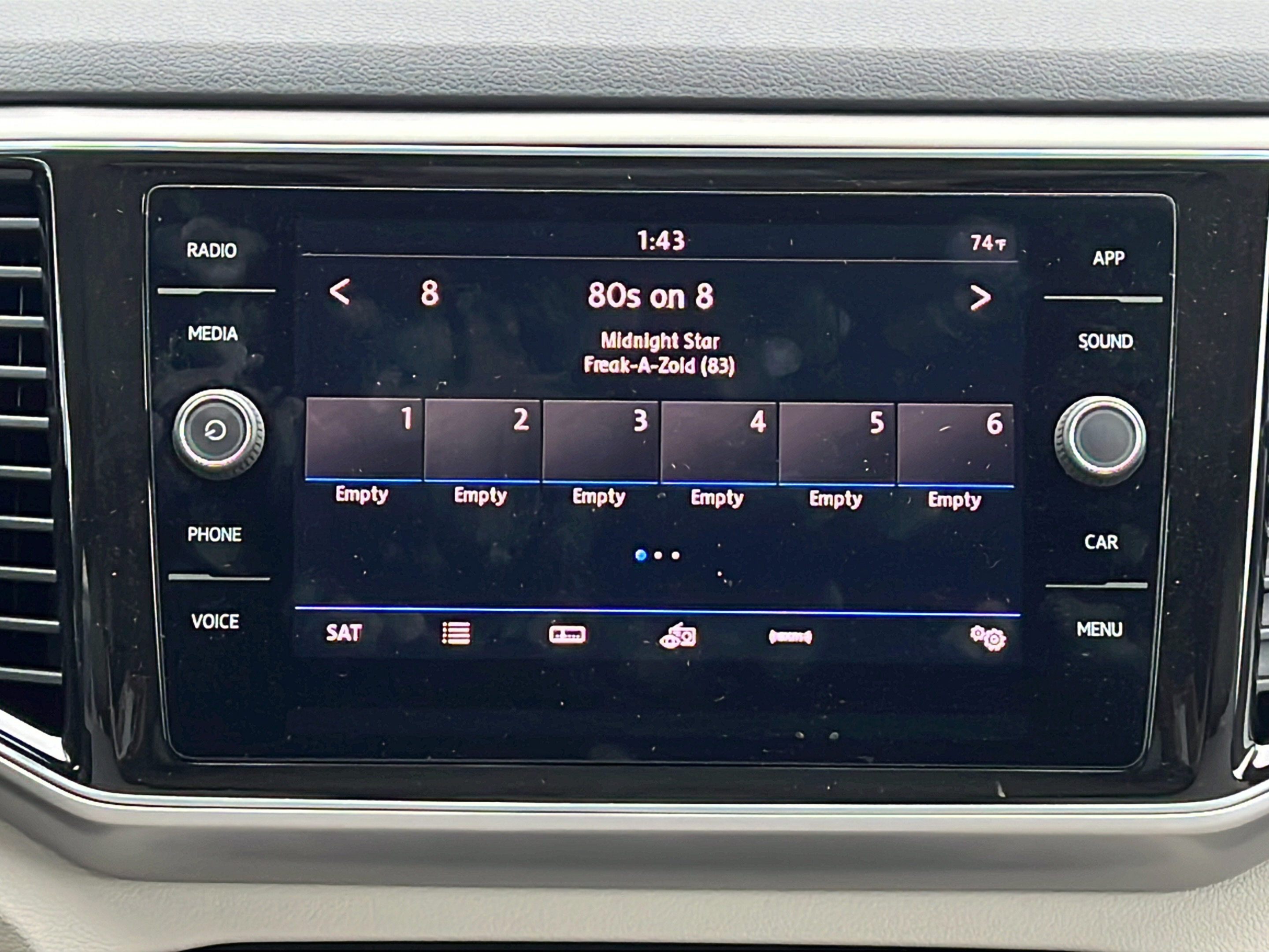 Used 2018 Volkswagen Atlas SEL FWD image 14