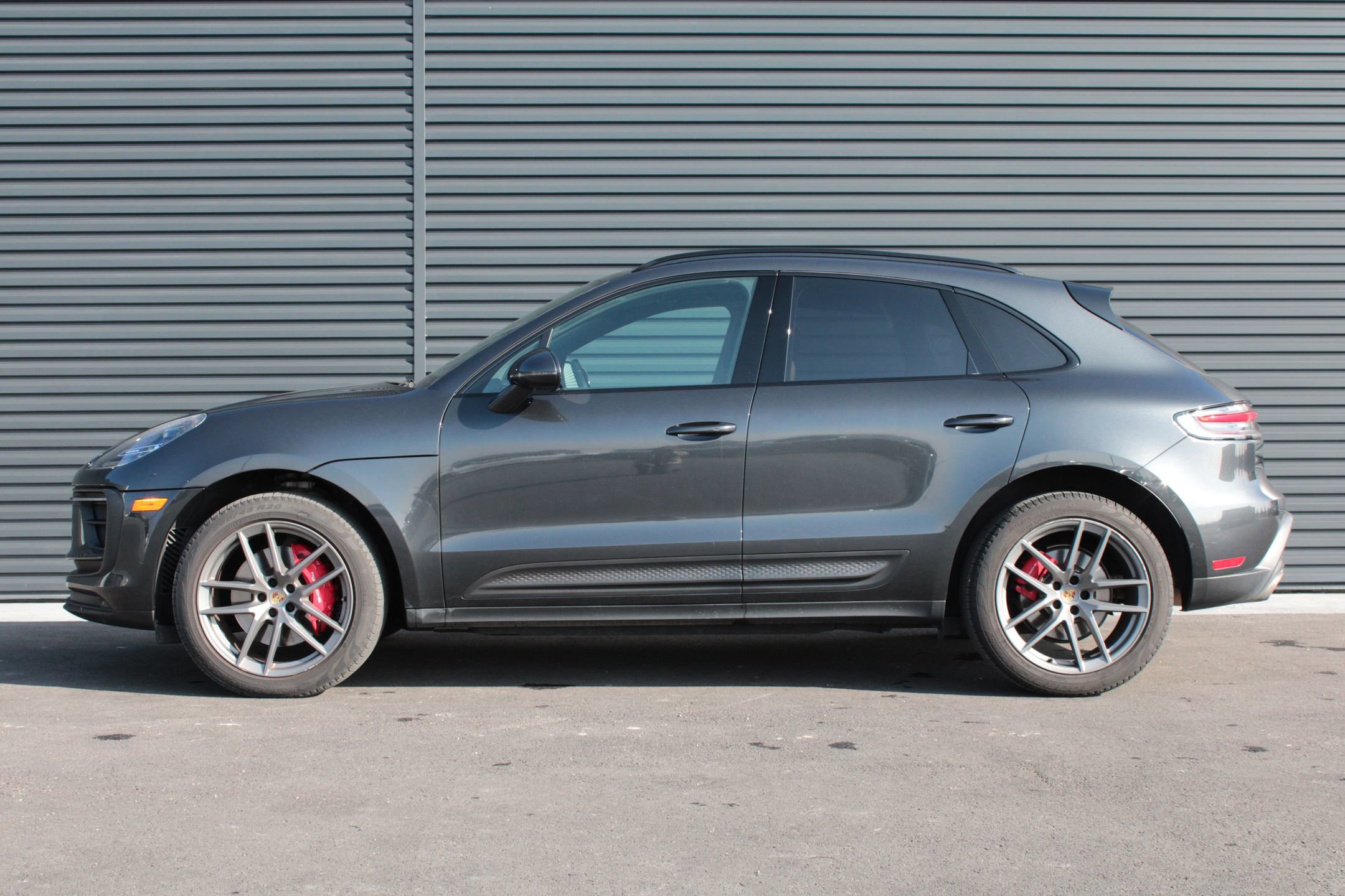 Certified 2022 Porsche Macan S image 2