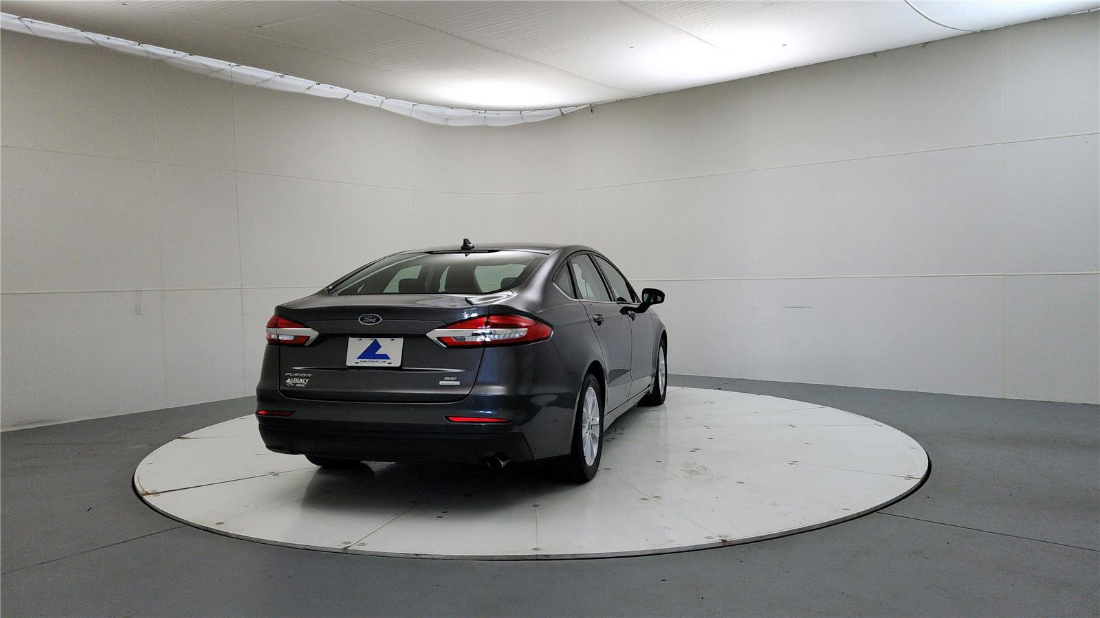 Used 2020 Ford Fusion SE image 6