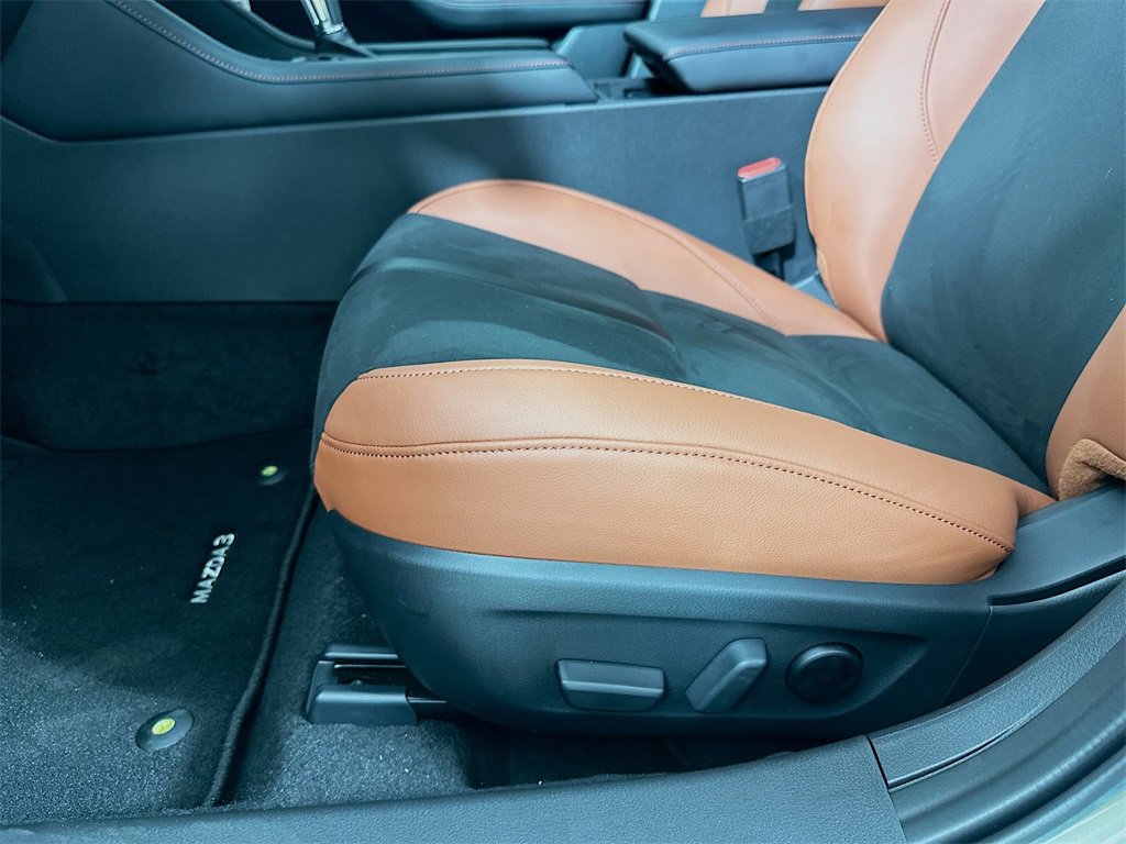 New 2025 MAZDA MAZDA3 Carbon image 8