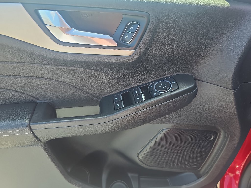 Used 2022 Ford Escape SEL image 13