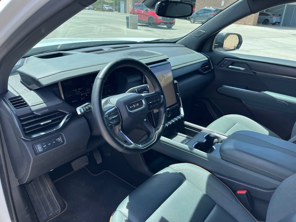 Used 2024 GMC Acadia AT4 w/ Luxury Package AWD/4WD image 11