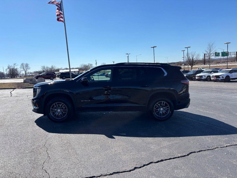 Used 2025 GMC Acadia Elevation image 2