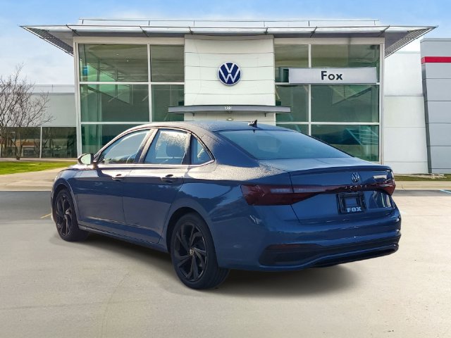 New 2027 Volkswagen Jetta SE FWD image 3