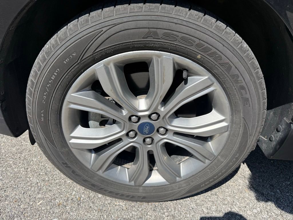 Used 2019 Ford Edge Titanium AWD/4WD image 5