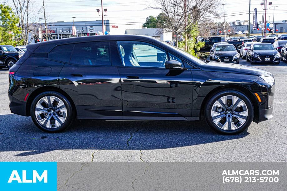 Used 2022 BMW iX xDrive50 w/ Convenience Package image 8