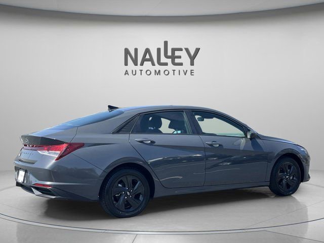 Used 2023 Hyundai Elantra SEL FWD image 3