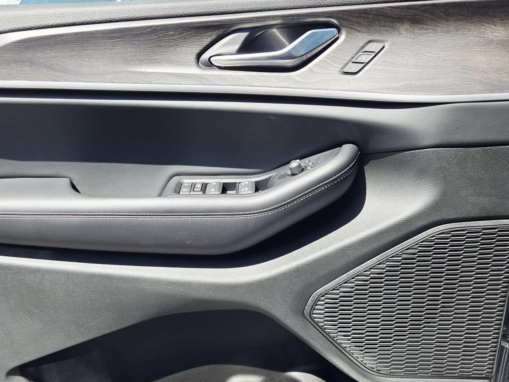 New 2025 Jeep Grand Cherokee L Limited AWD/4WD image 32