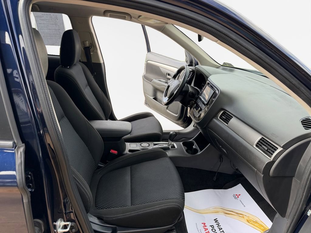 Used 2016 Mitsubishi Outlander ES image 26