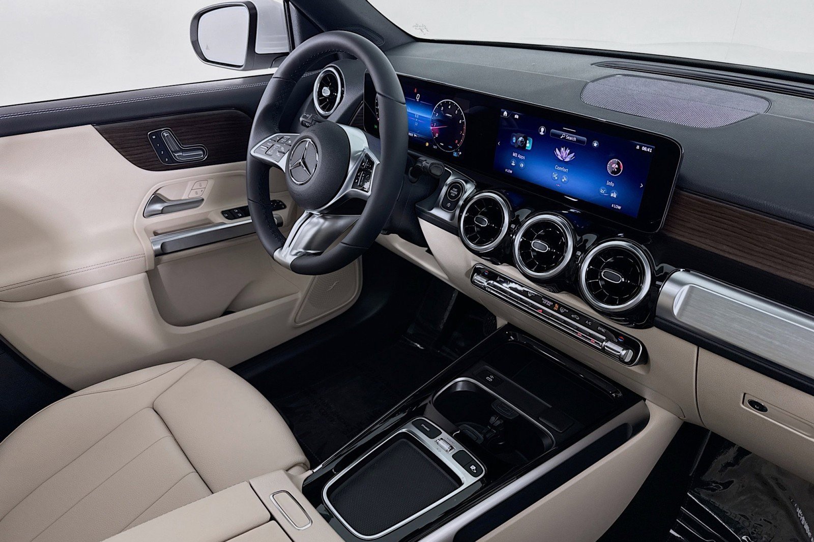 New 2026 Mercedes-Benz GLB 250 image 15