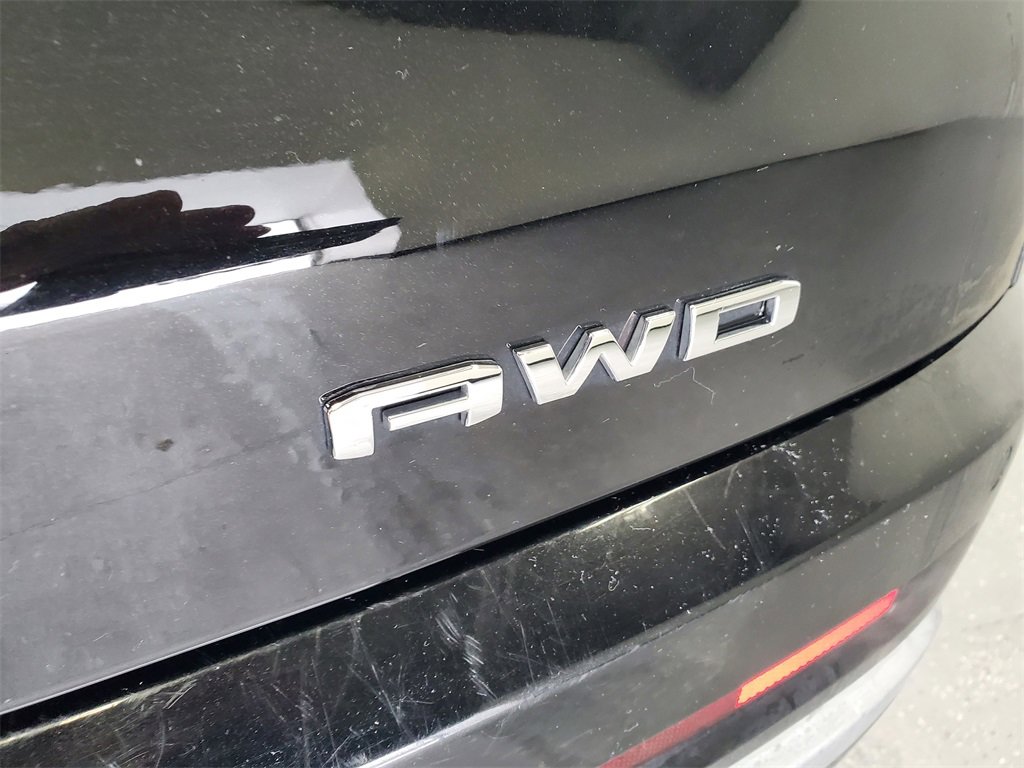 Used 2023 GMC Acadia Denali w/ Black Diamond Edition image 36