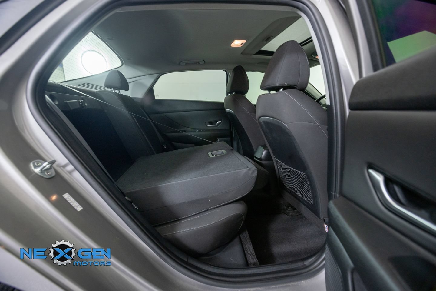 Used 2021 Hyundai Elantra SEL w/ Convenience + Premium Package FWD image 37