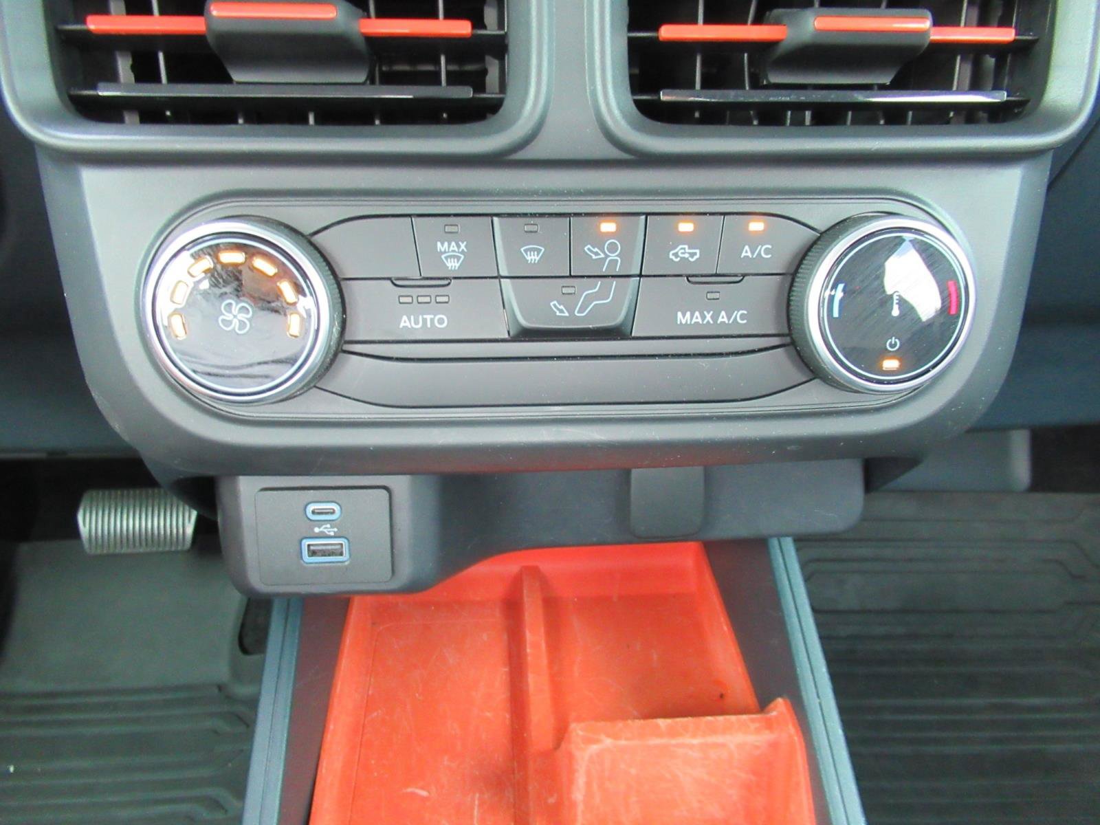 Used 2023 Ford Maverick XLT FWD image 33