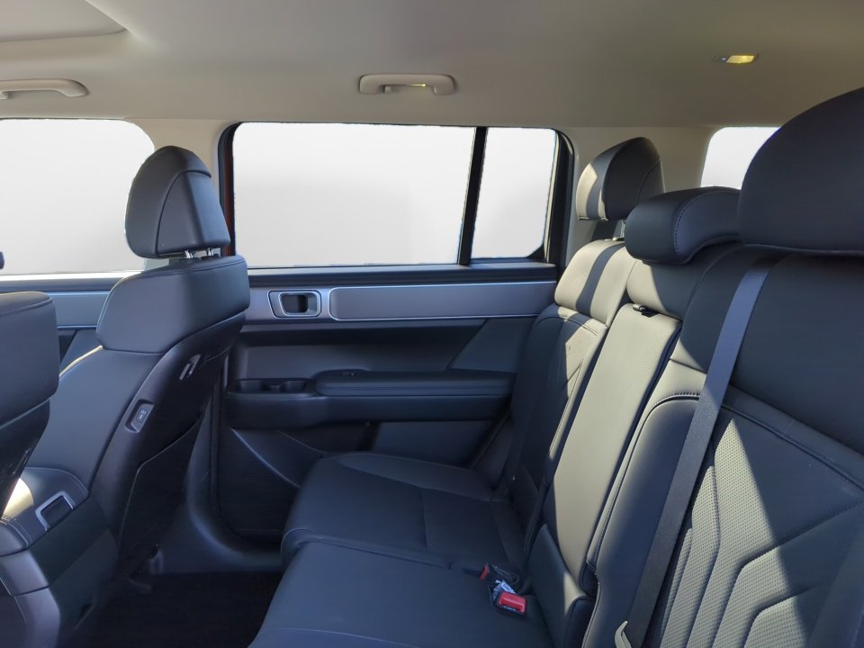 Certified 2025 Hyundai Santa Fe XRT image 15