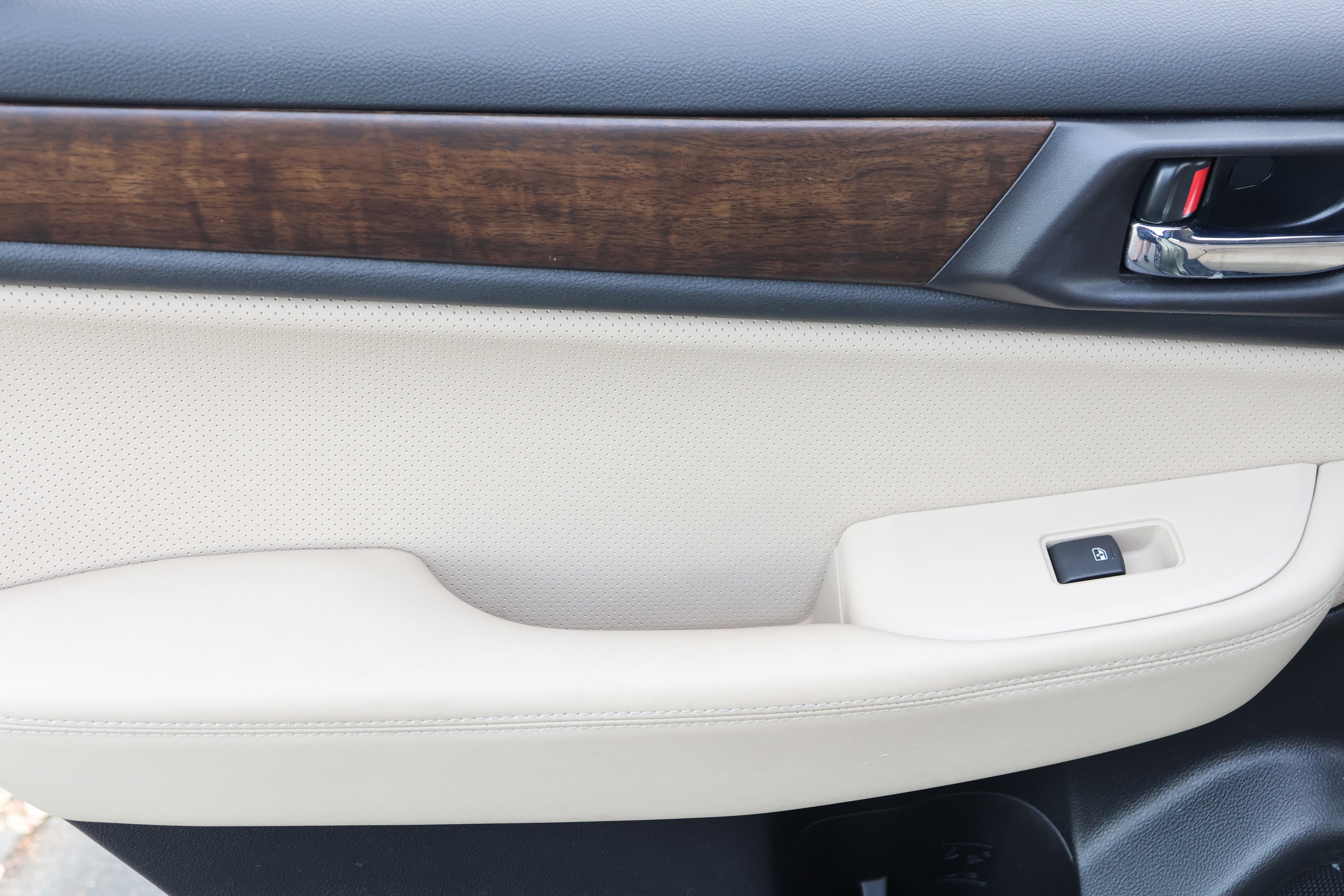 Used 2016 Subaru Outback 3.6R Limited image 33