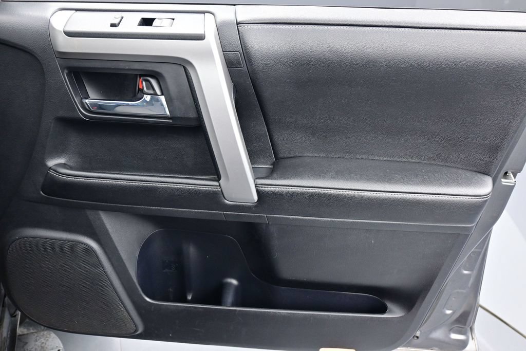 Used 2014 Toyota 4Runner SR5 AWD/4WD image 35