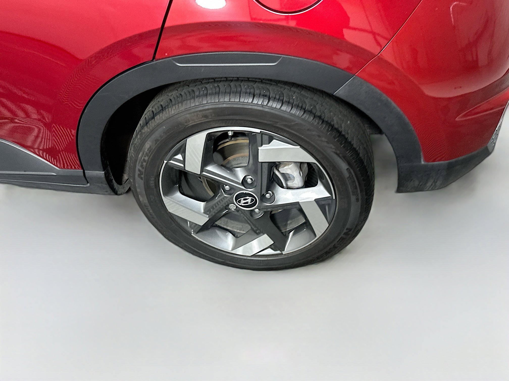 Used 2024 Hyundai Venue Limited image 11