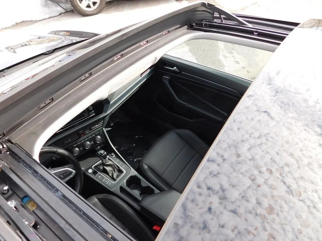 Used 2024 Volkswagen Jetta SE FWD image 11