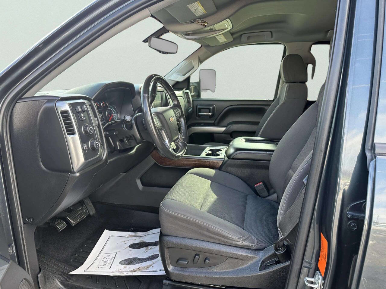 Used 2017 Chevrolet Silverado 1500 LT w/ All Star Edition image 10