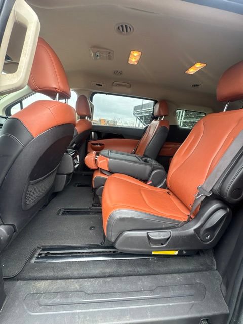 Certified 2023 Kia Carnival SX FWD image 14