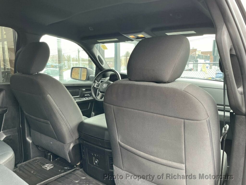 Used 2022 RAM 1500 Express w/ Ceramic Grey Express Package AWD/4WD image 23