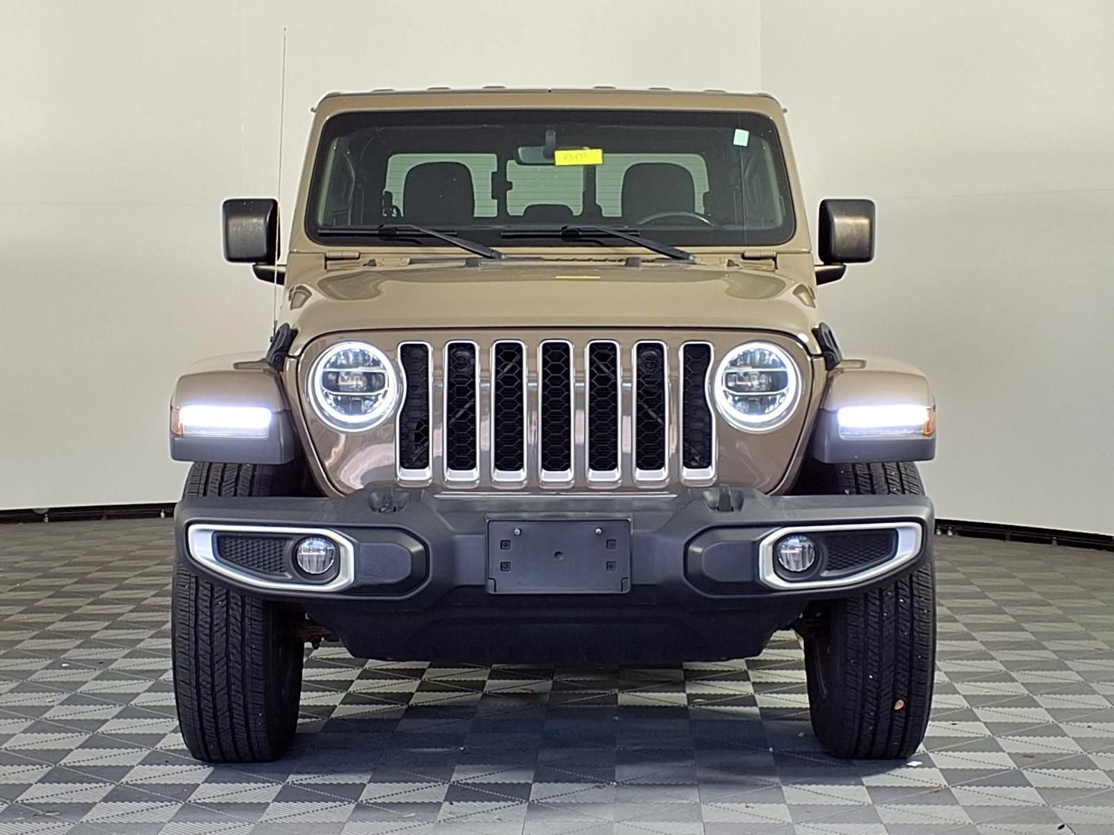 Used 2020 Jeep Gladiator Overland w/ Dual Top Group AWD/4WD image 2
