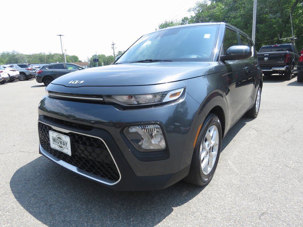 Used 2022 Kia Soul LX w/ Technology Package image 2