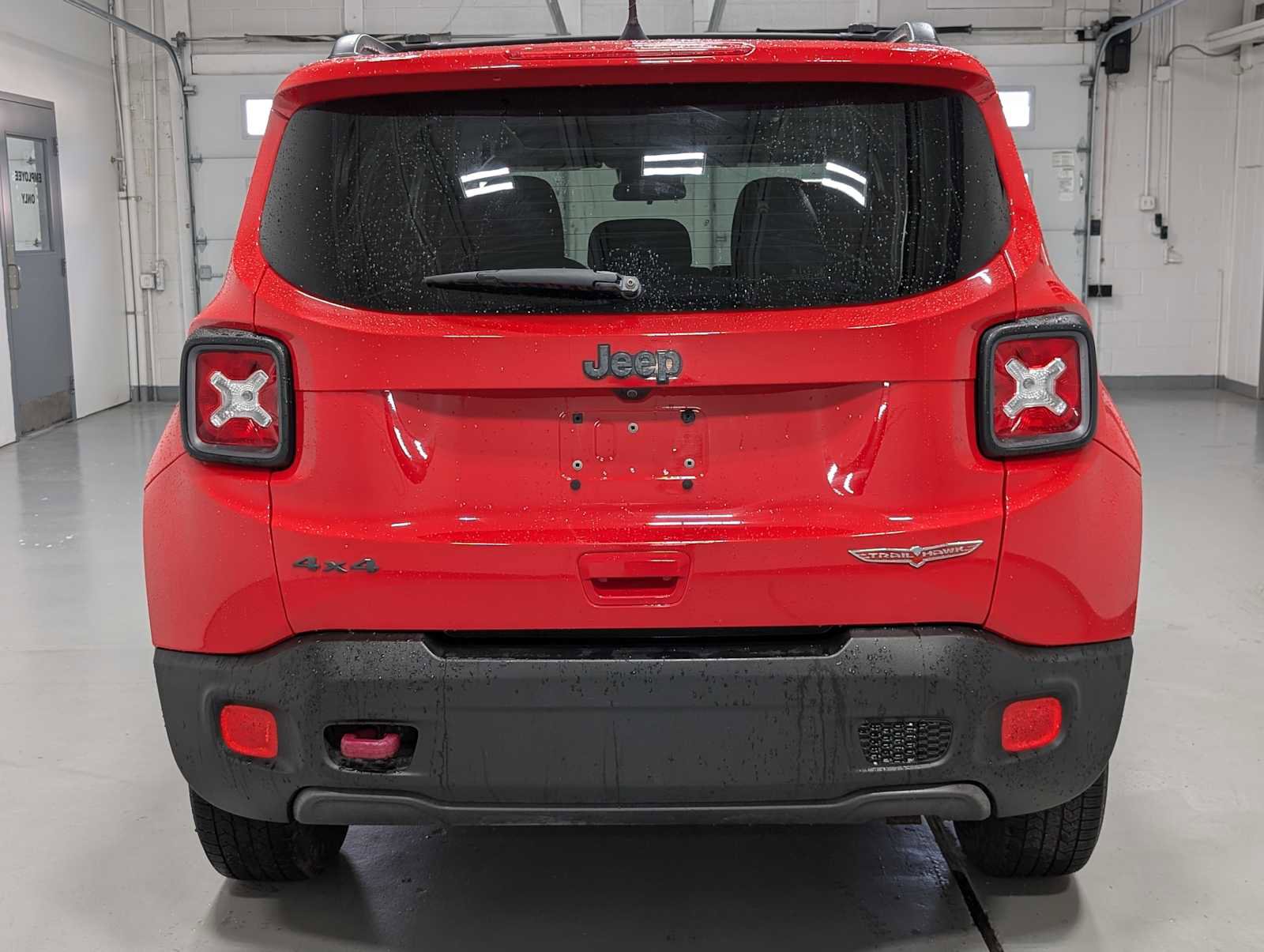 Used 2018 Jeep Renegade Trailhawk AWD/4WD image 9