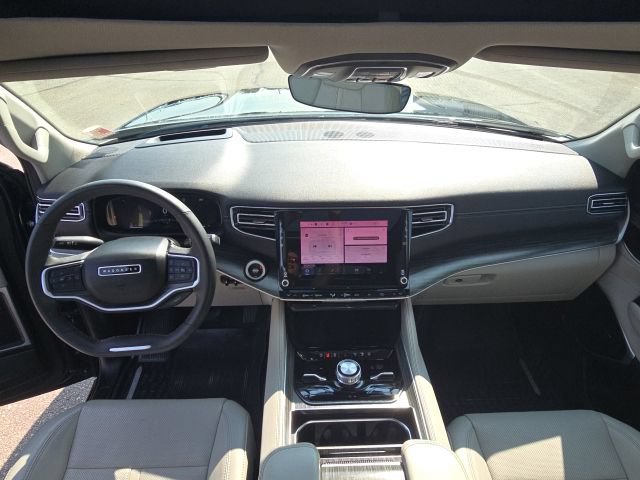 Used 2024 Jeep Wagoneer L Series II w/ Convenience Group I AWD/4WD image 30