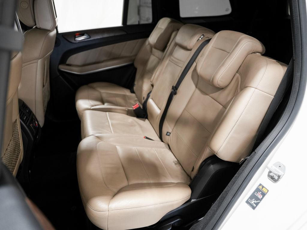 Used 2014 Mercedes-Benz GL 550 4MATIC image 27