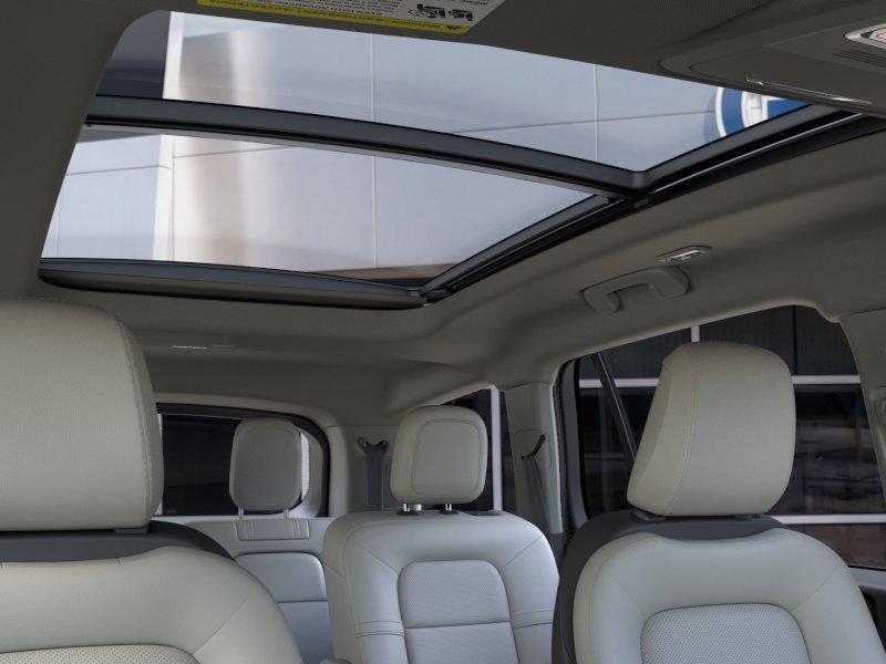 New 2026 Lincoln Aviator 2WD w/ Jet Appearance Package image 23