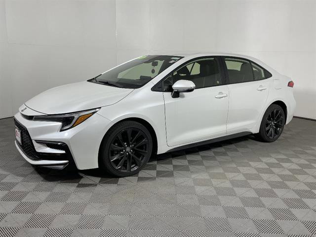 Certified 2023 Toyota Corolla SE image 3