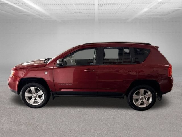 Used 2013 Jeep Compass Latitude w/ Sun/Sound Group AWD/4WD image 4