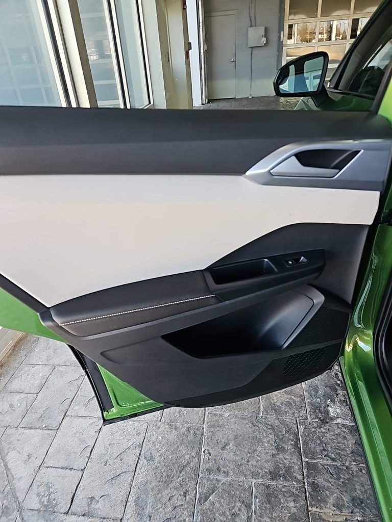 New 2026 Volkswagen Taos SE image 20