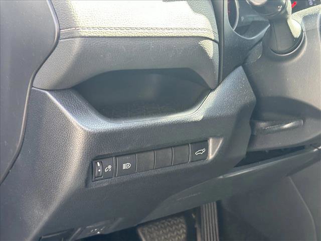 Used 2020 Toyota RAV4 XLE image 17