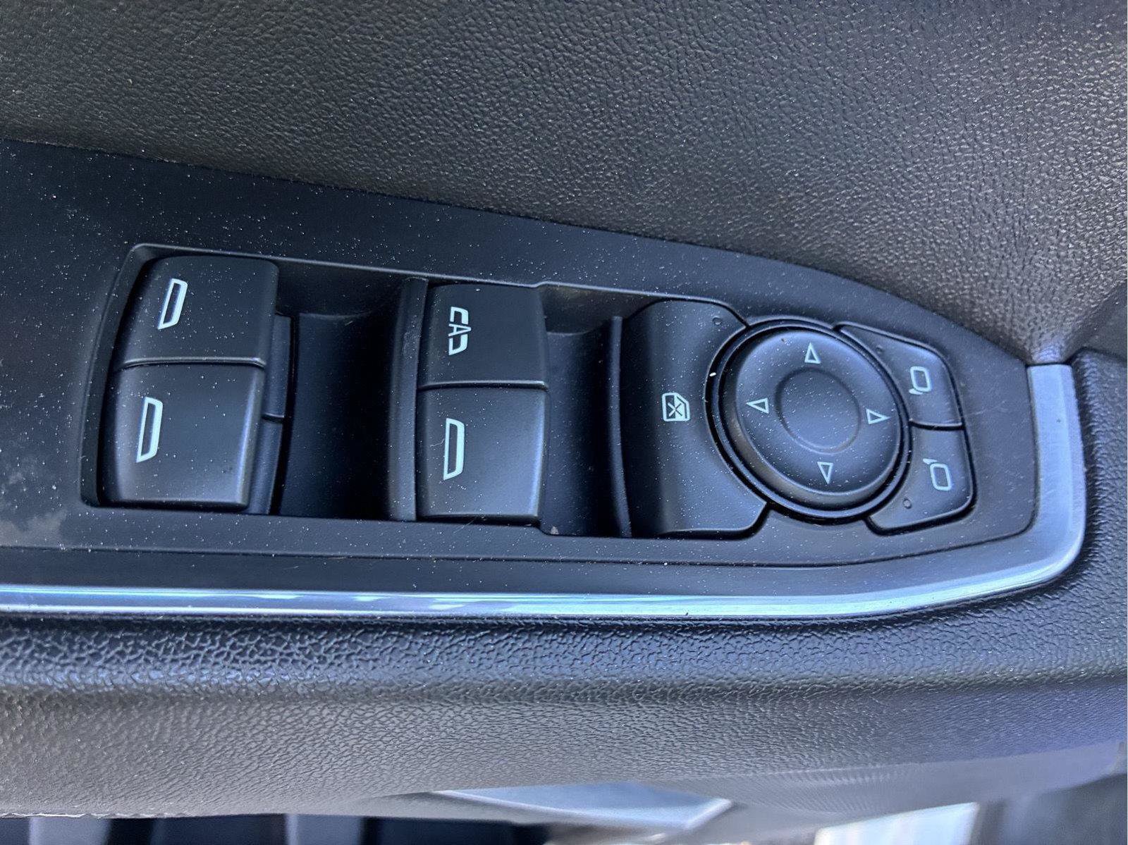 Used 2023 Chevrolet Silverado 1500 LT AWD/4WD image 17