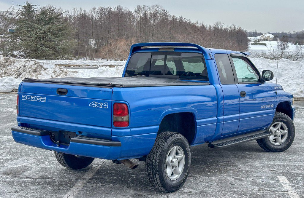Used 2000 Dodge Ram 1500 Truck ST image 9