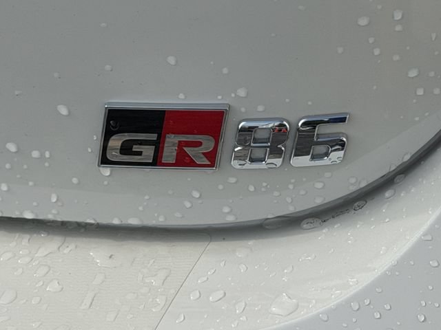 Used 2025 Toyota GR86 w/ ALL Weather Mat Package (TMS) RWD image 9