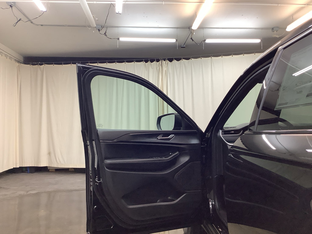 New 2025 Jeep Grand Cherokee L Laredo image 12