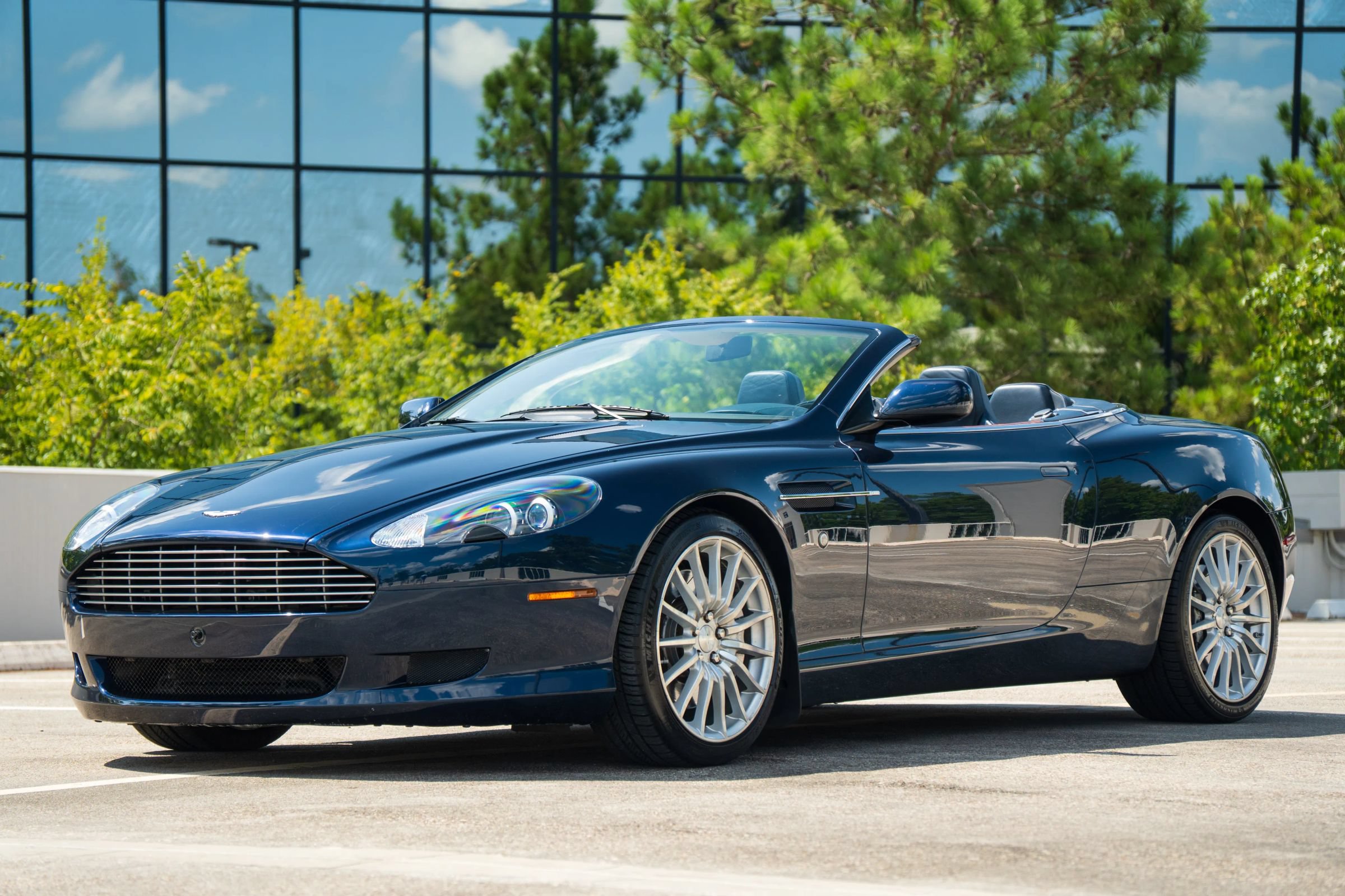 Used 2006 Aston Martin DB9 Volante RWD image 4