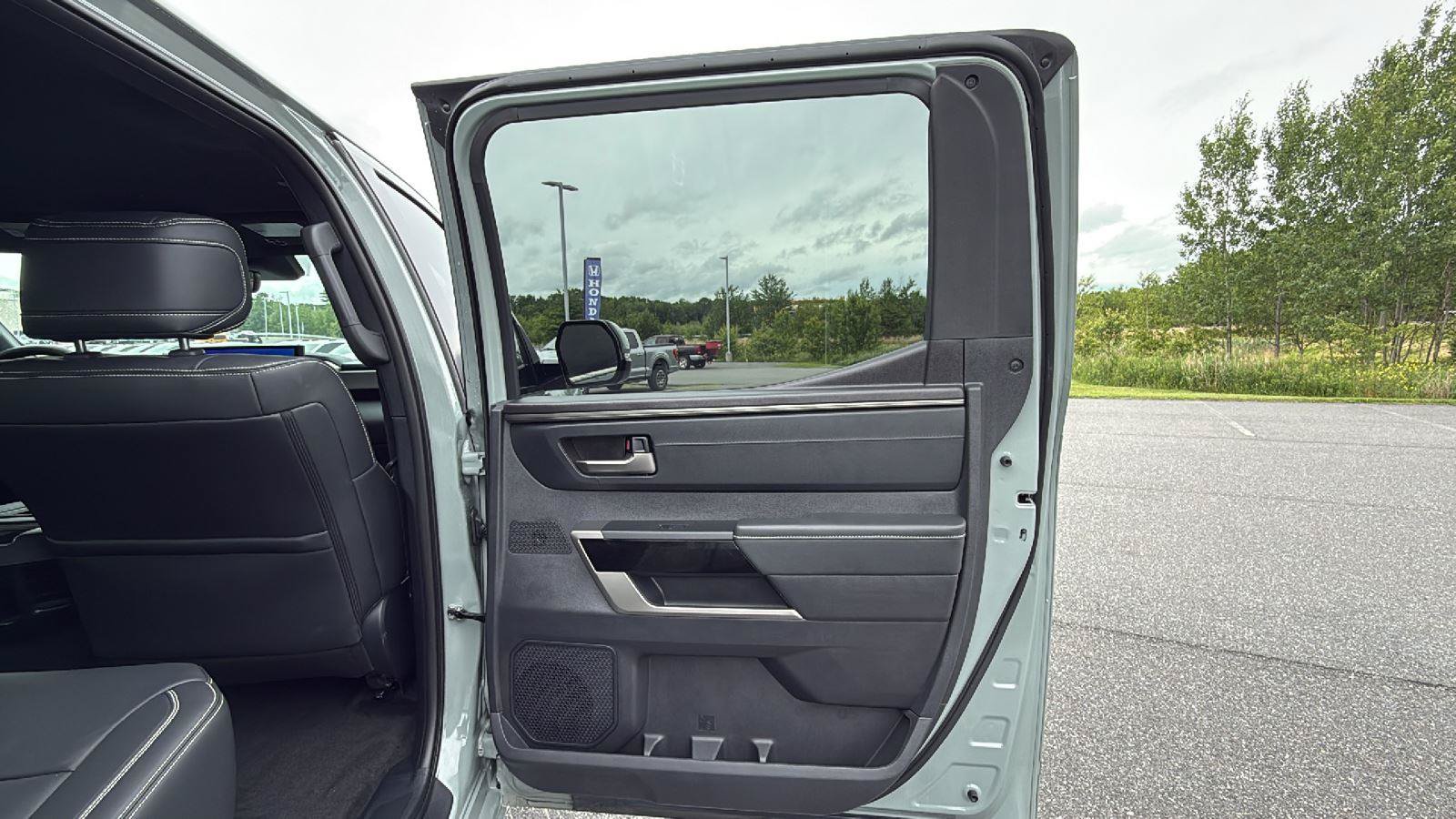 Used 2026 Toyota Tundra Limited AWD/4WD image 19
