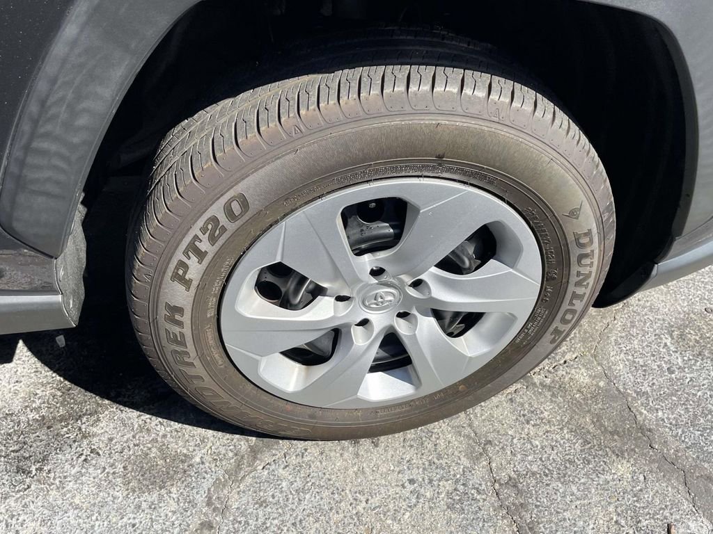 Used 2024 Toyota RAV4 LE image 29