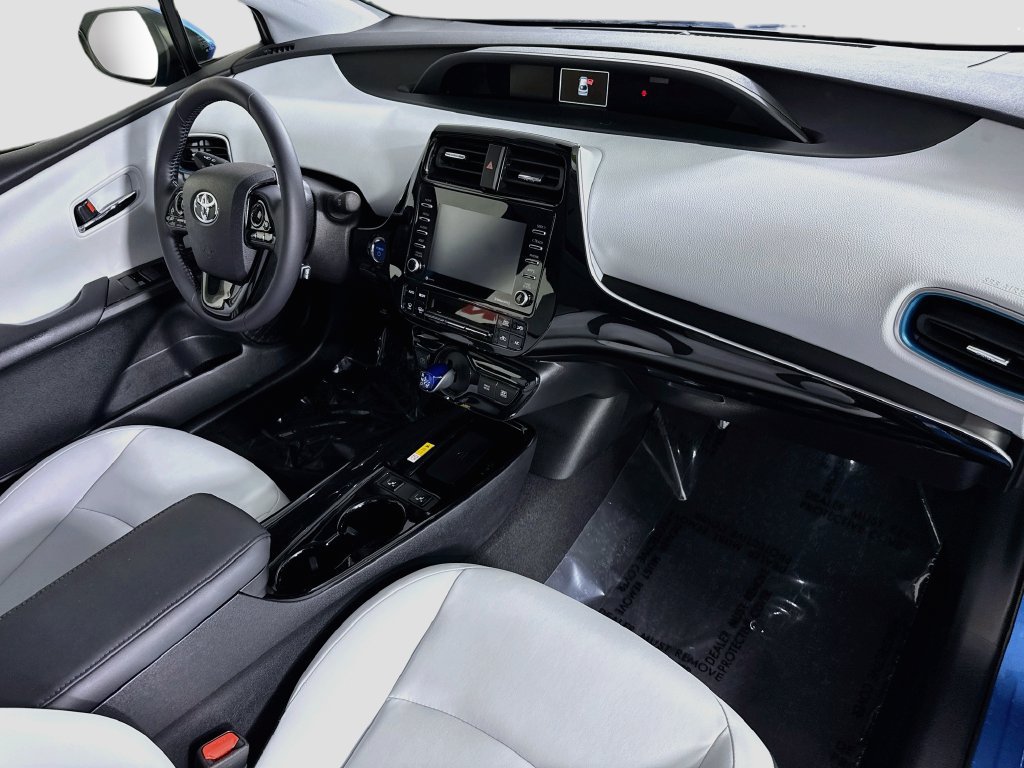 Certified 2022 Toyota Prius XLE w/ Premium Convenience Package FWD image 32